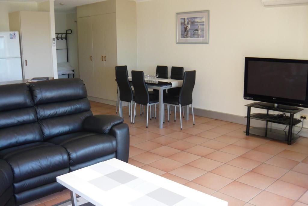 Sails Resort Golden Beach Caloundra Room photo