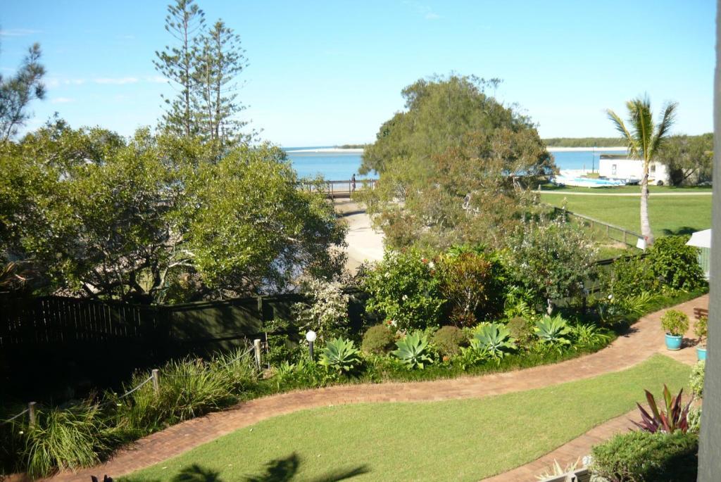 Sails Resort Golden Beach Caloundra Room photo