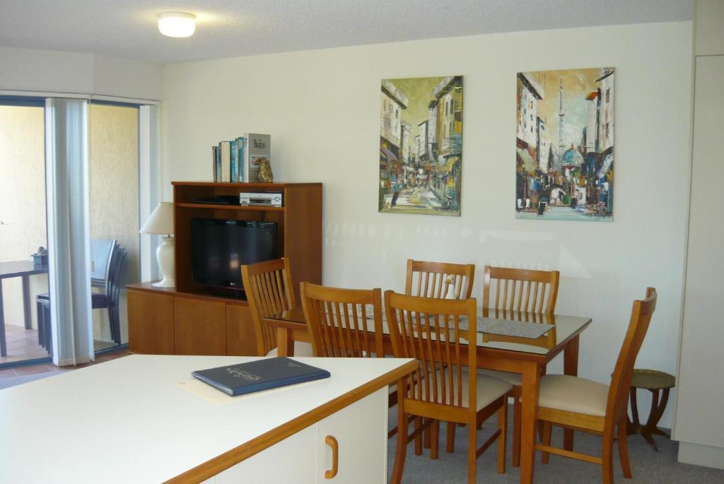 Sails Resort Golden Beach Caloundra Room photo