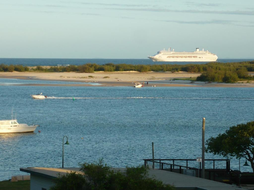 Sails Resort Golden Beach Caloundra Exterior photo